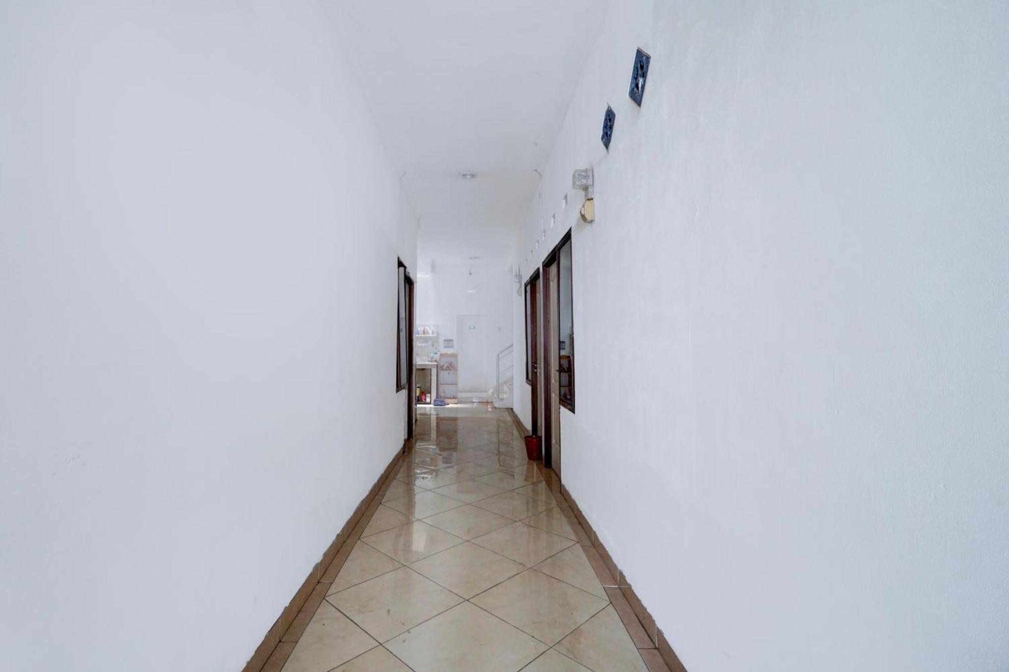 Lamongan Oyo Life 93083 Nova Jaya 3 Homestay Syariah מראה חיצוני תמונה