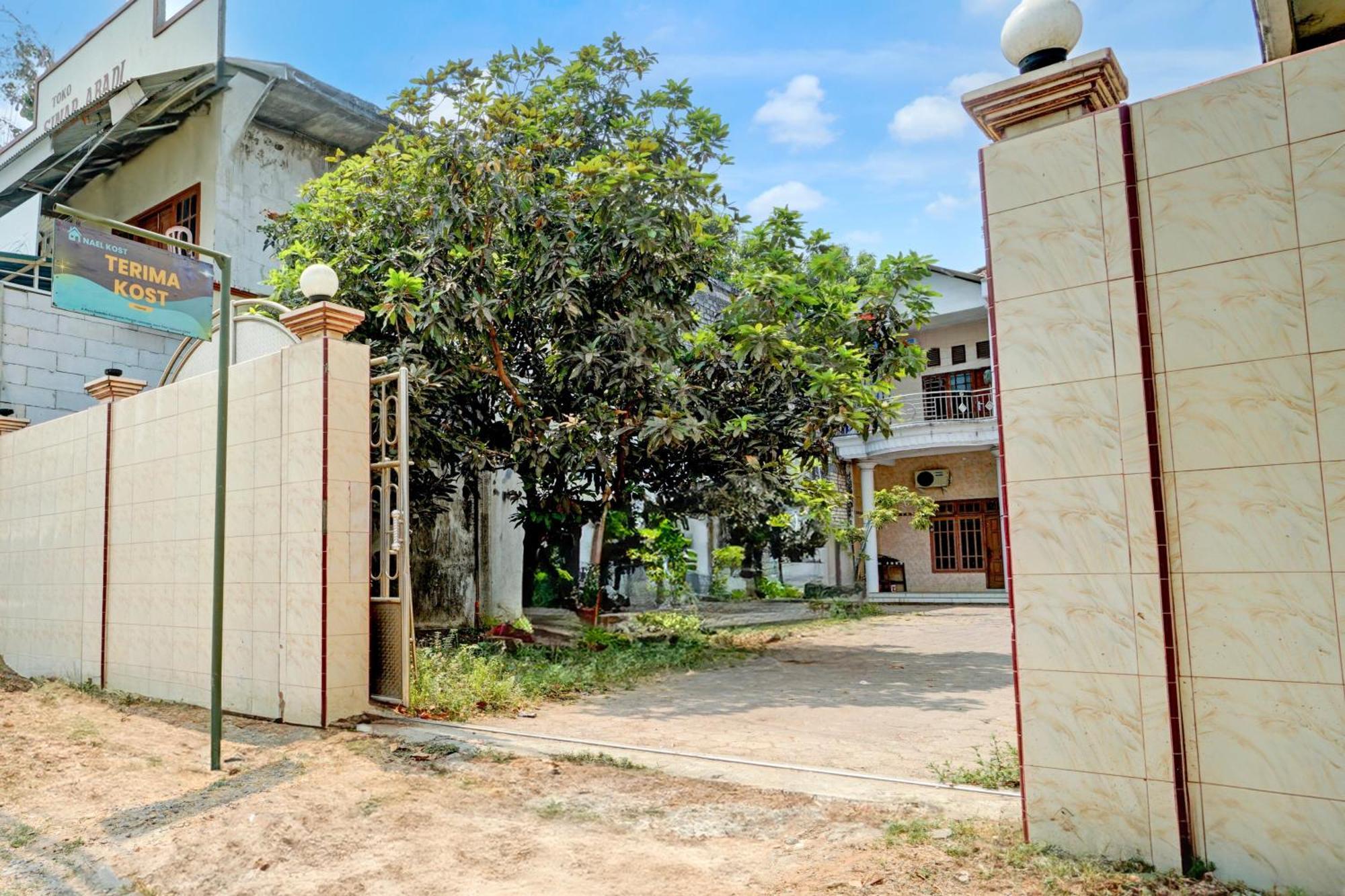 Lamongan Oyo Life 93083 Nova Jaya 3 Homestay Syariah מראה חיצוני תמונה